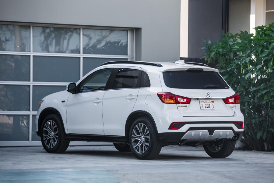  Mitsubishi Outlander Sport SEL 2017 года  (фото 9 из 15)
